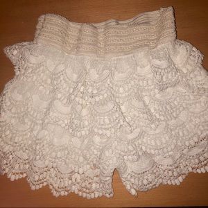 Off-white Loose Lace Shorts